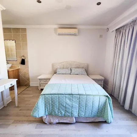 Spekboom Beach Apartments Jeffreys Bay Exterior photo